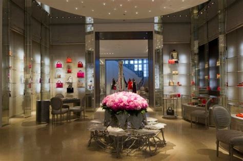 via lagrange dior orari|Christian Dior Italia Lvmh Italia SPA, Milano .